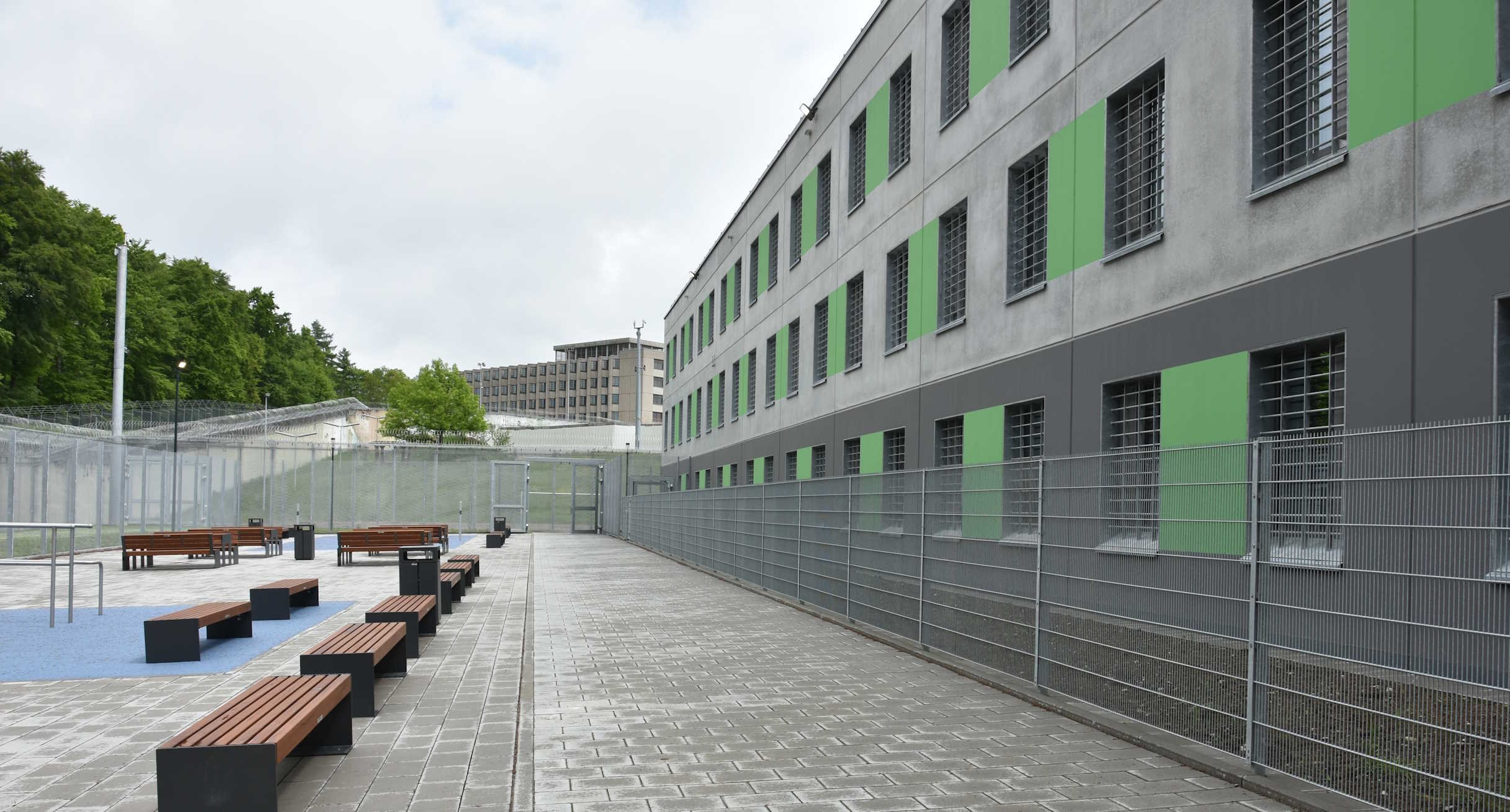 Außenansicht des Modulbau der Justizvollzugsanstalt Ravensburg